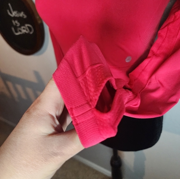 Aura Athletica Red Cropped Open Back Compression Size Medium - Picture 2 of 6